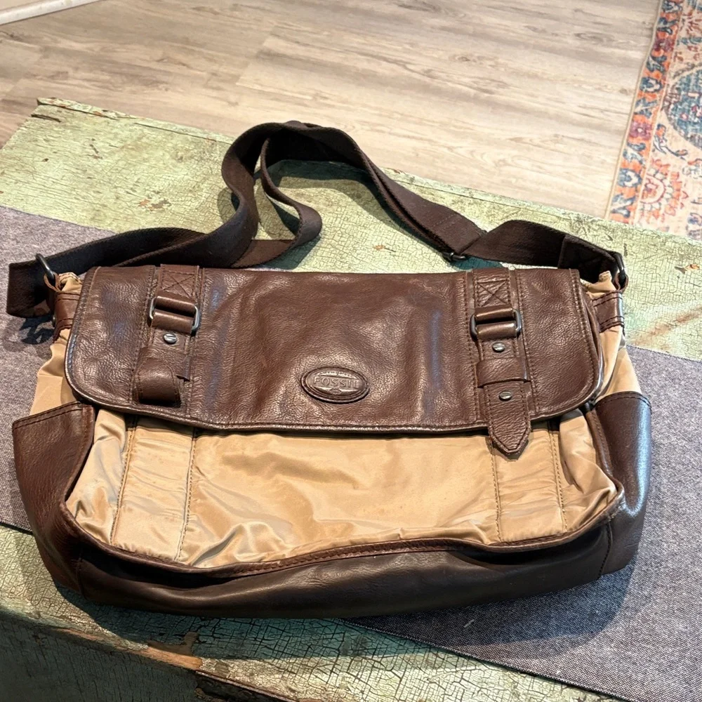 Fossil Leather Trim Tan Nylon Messenger Laptop Bag Crossbody Work